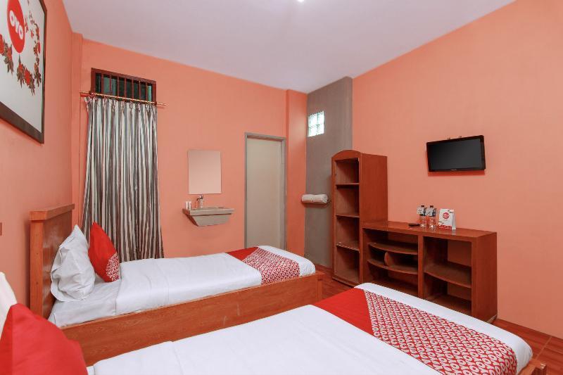 Reddoorz At Serdika Pavilion Berastagi Exterior foto